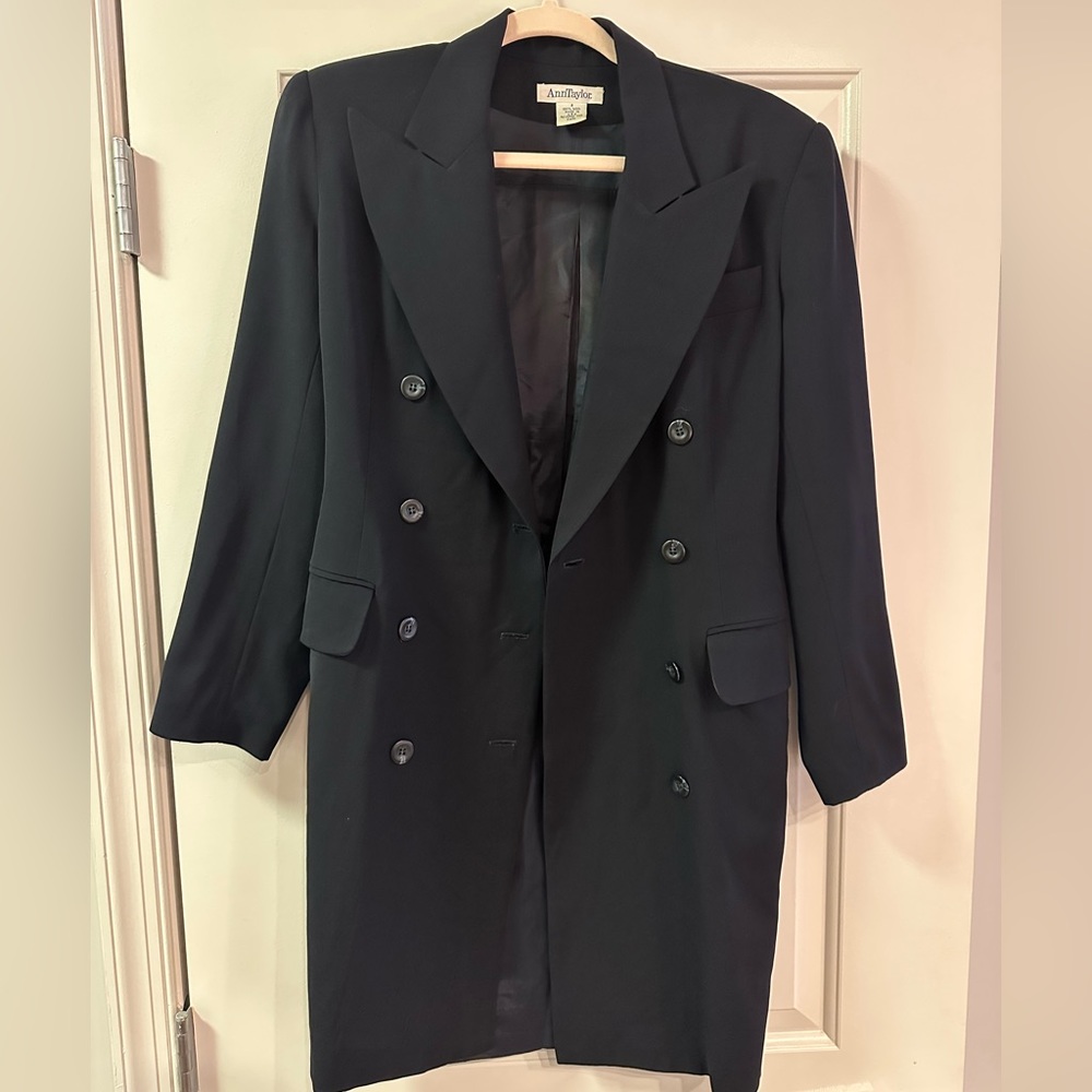Vintage Ann Taylor 100% Wool Long Blazer Jacket in Navy Blue in Size 2